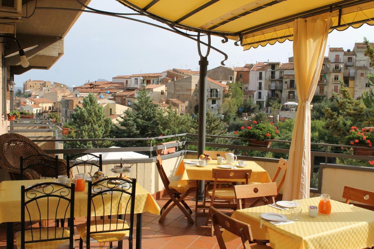 B&B Villa Letizia Castelbuono  Dış mekan fotoğraf
